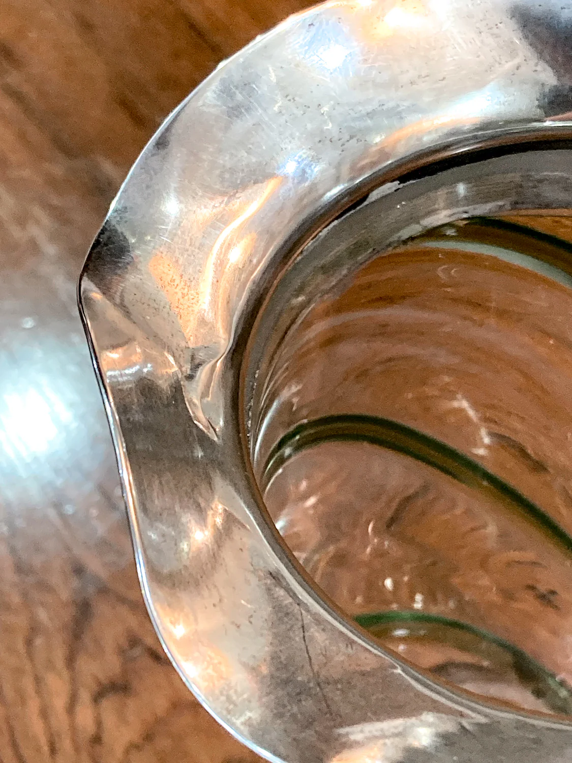 Antique 1908 English Handblown Green Swirl Sterling Silver Ruffle Rim Vase - Image 15