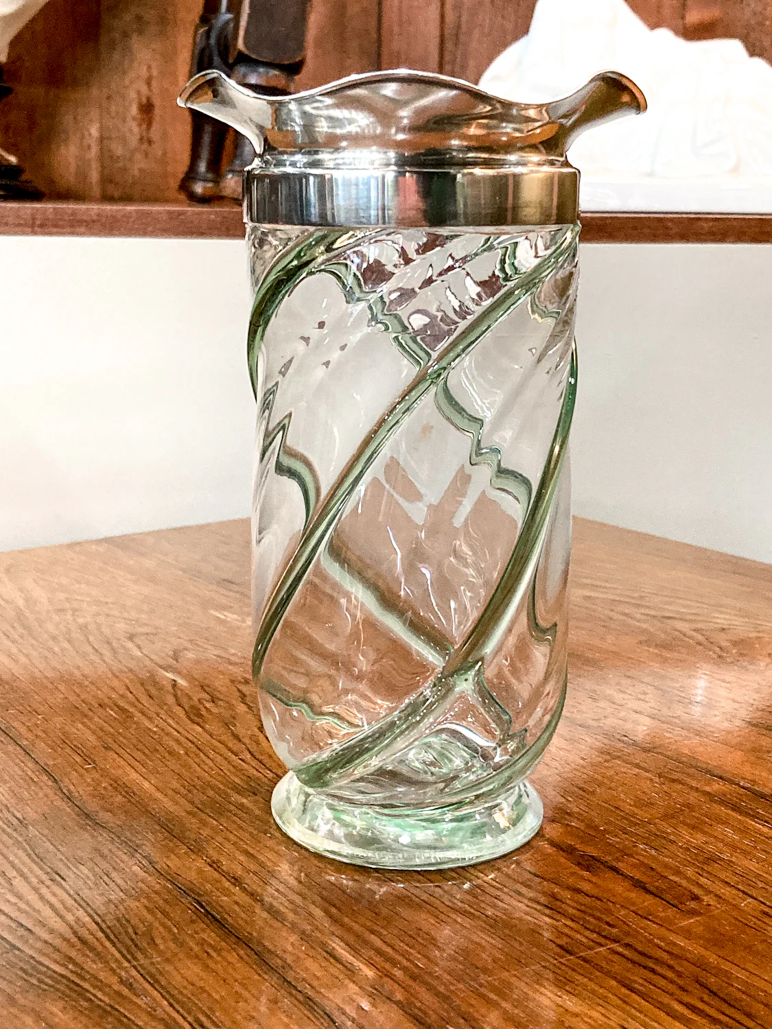 Antique 1908 English Handblown Green Swirl Sterling Silver Ruffle Rim Vase - Image 5