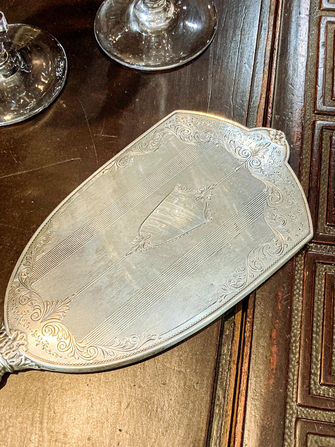 Vintage Engraved Sterling Silver Haddon Hall Elongated Vanity Hand Mirror - Image 23