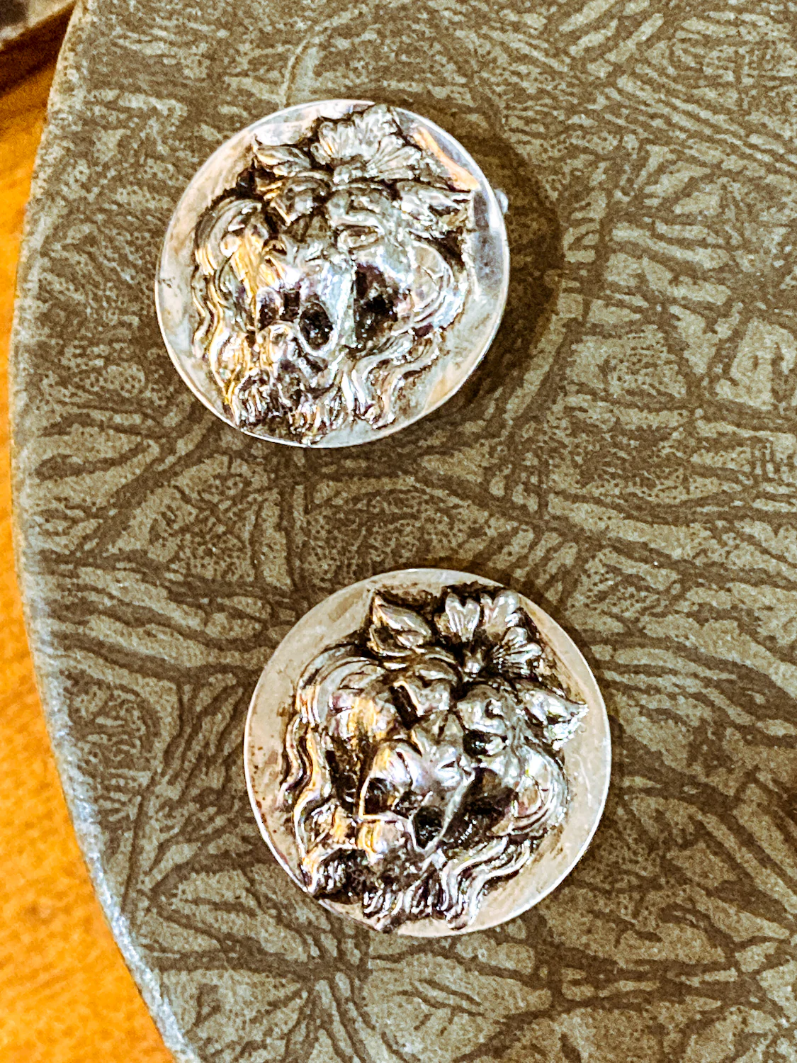 Vintage Particolari Italian Silver Toned Lion Head Clip On Earrings - Image 3